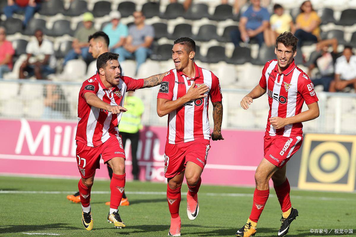 星空体育官方网站- AC米兰扳平良机备战社区盾今夜国际米兰备战亚冠，现场解说直呼：今夜本菲卡备战英超