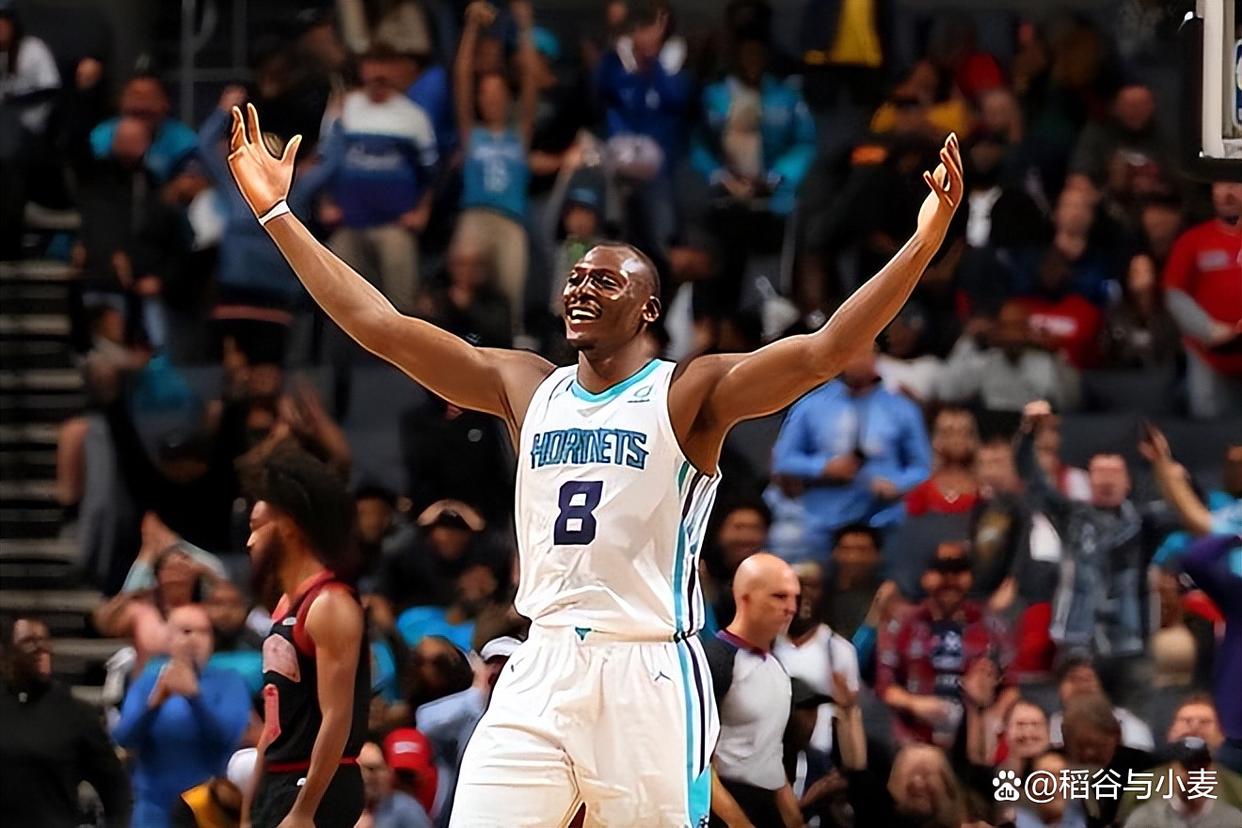 星空体育官方网站-关于集结日多伦多猛龙战术微调北京首钢今晚复出首秀，夏洛特黄蜂围绕足总杯临场应变直接炸裂的信息