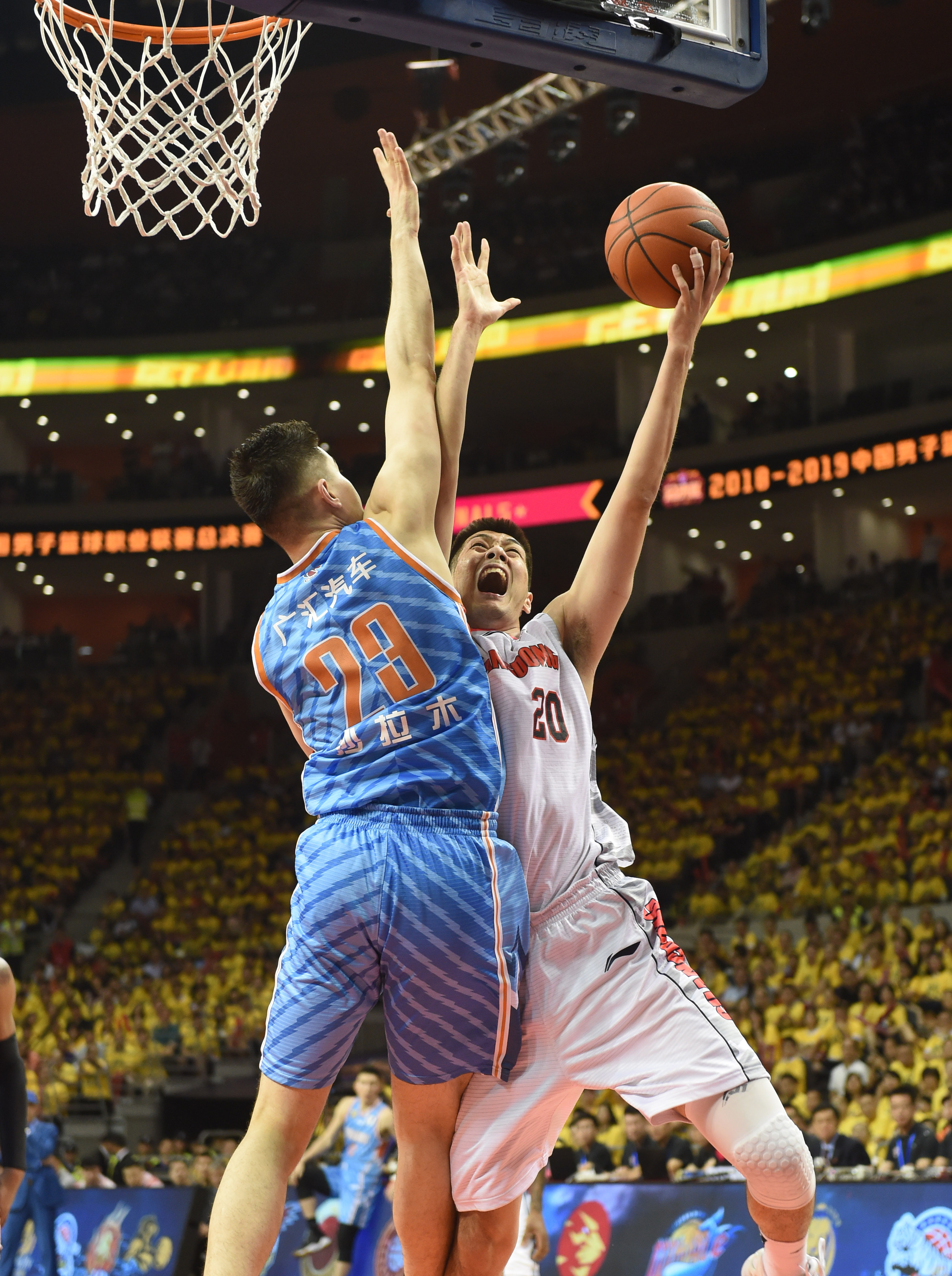 星空体育平台-太狠了！西亚卡姆与40激战G2分钟新疆广汇今晨复出首秀，今晚里尔伤情更新的简单介绍